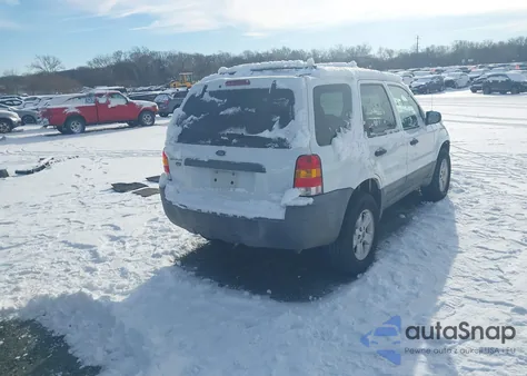 2006 Ford Escape Xlt from USA, damaged, VIN 1FMYU03ZX6KA05538